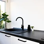 Modernes Zentral Mit Kueche & Smart Tv Apartman *