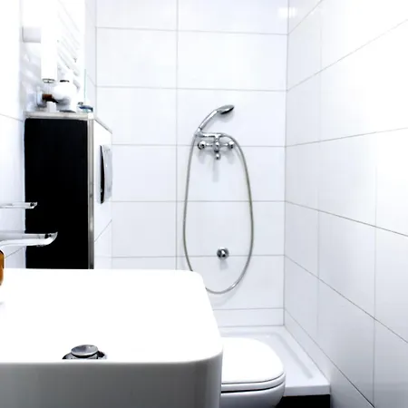 Modernes Zentral Mit Kueche & Smart Tv Apartment