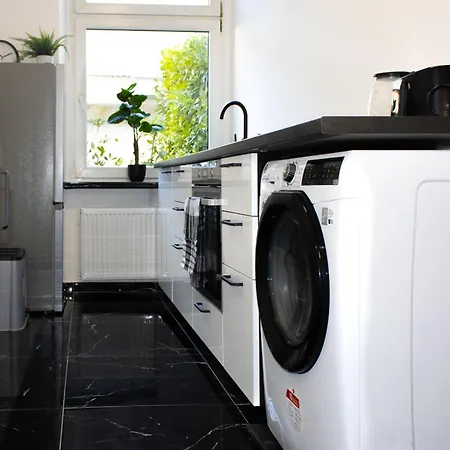 Apartment Modernes Zentral Mit Kueche & Smart Tv *