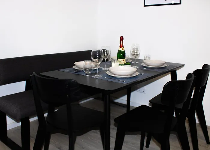 Modernes Zentral Mit Kueche & Smart Tv