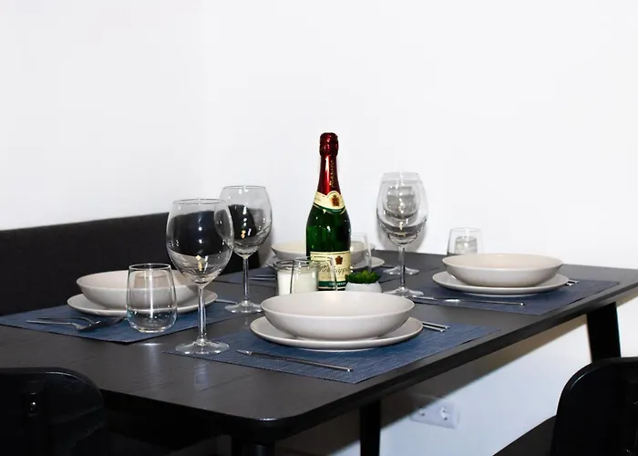 Modernes Zentral Mit Kueche & Smart Tv * Wuppertal