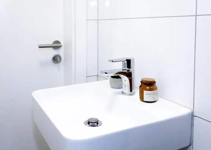 Modernes Zentral Mit Kueche & Smart Tv *